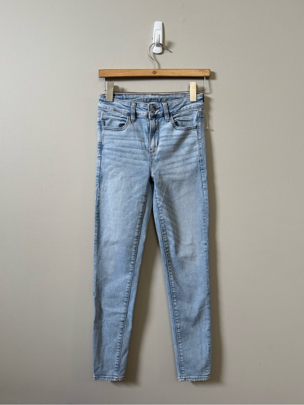 American eagle AE hi rise stretchy comfy light blue wash jegging jeans